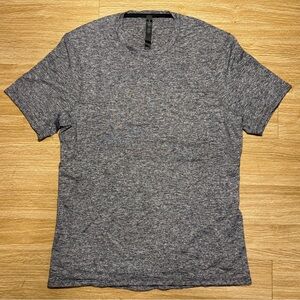 Lululemon Men’s Medium Heathered Gray Training Shirt Athletic Short Sleeve